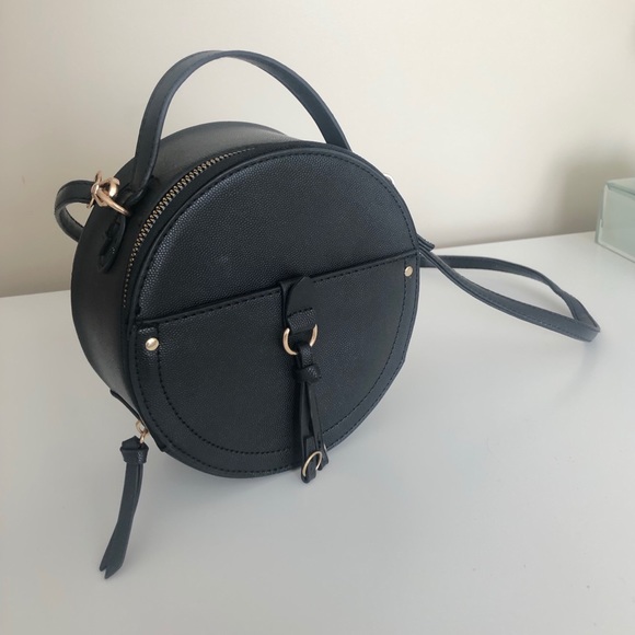 💥💥SOLD💥💥Circle mini purse - Picture 2 of 3